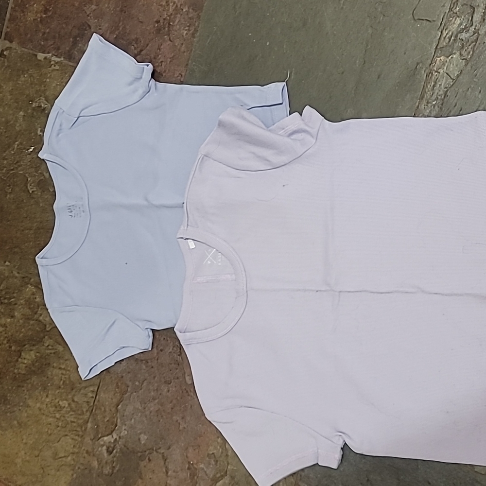2 crop tees